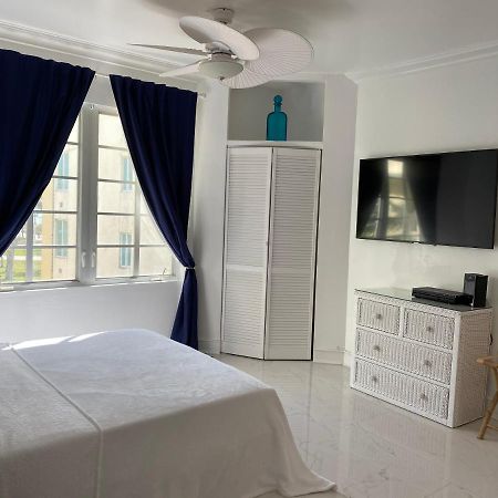 Beach -ocean- sky view charming studio Miami Beach Exteriör bild