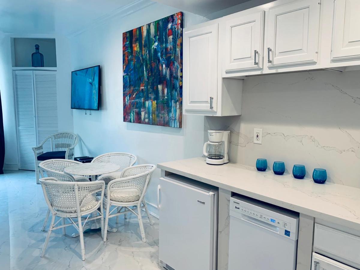 Beach -ocean- sky view charming studio Miami Beach Exteriör bild
